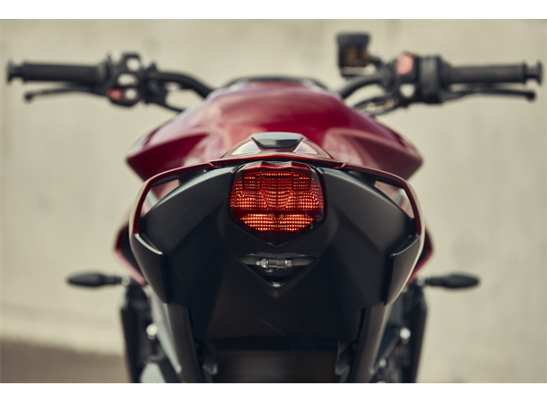 Triumph Street Triple RS 2023 Carnival Red