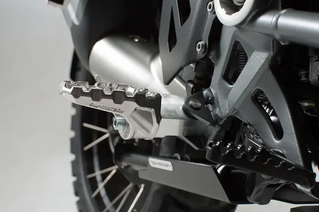 SW-Motech EVO footrest kit BMW R 1300 GS Adventure (24-). 