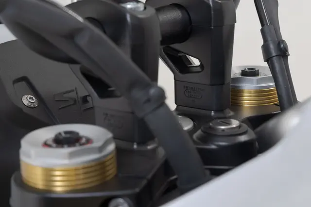 SW-Motech Bar riser H=20 mm. Silver. BMW R 12 G/S (25-). 