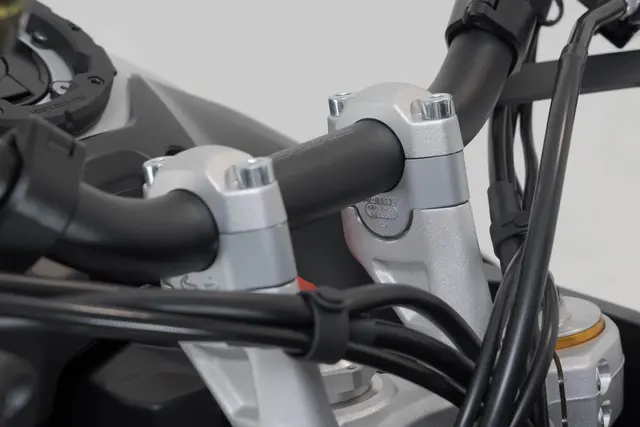 SW-Motech Bar riser H=20 mm. Silver. Triumph Tiger 900 GT/Ra 