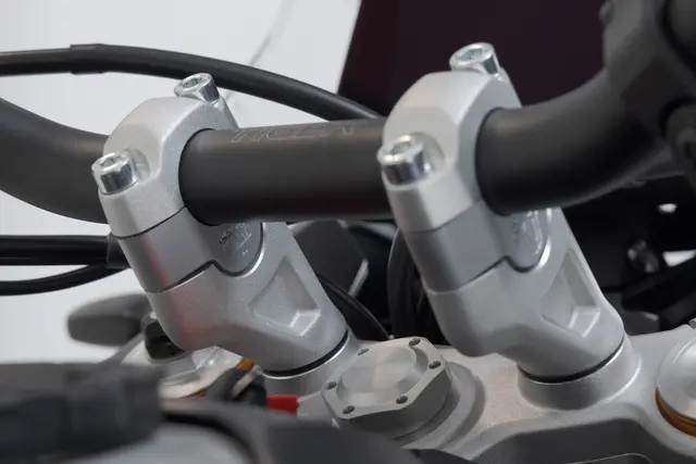 SW-Motech Bar riser H=20 mm. Silver. Triumph Tiger 900 GT/Ra 