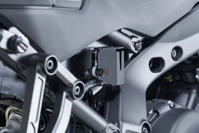 SW-Motech Brake fluid reservoir guard Black. Yamaha Tracer 9 / GT / GT+ (24-). 