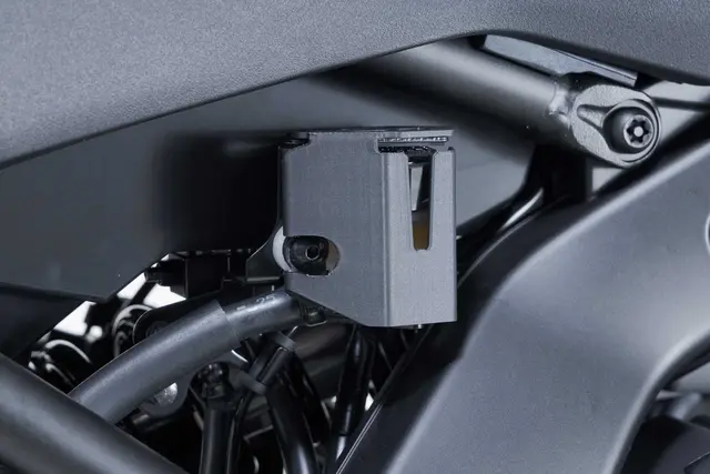 SW-Motech Brake fluid reservoir guard Black. Yamaha Tracer 9 / GT / GT+ (24-). 