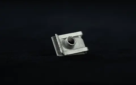 Stark M6 clip nut spoiler