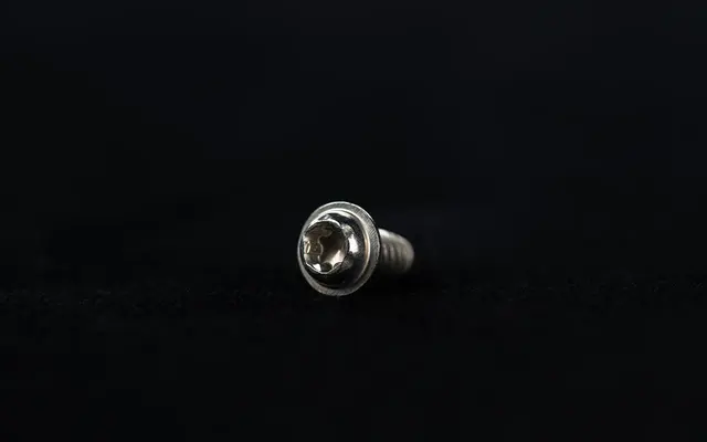 Stark License plate light bolt 