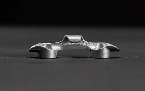 Stark Swingarm Brake hose guide