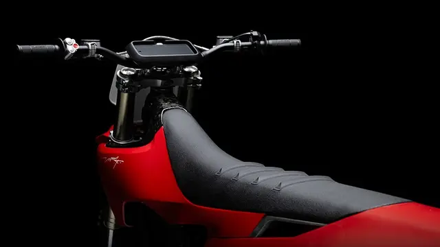 Stark Super Grip seat Jet Black 