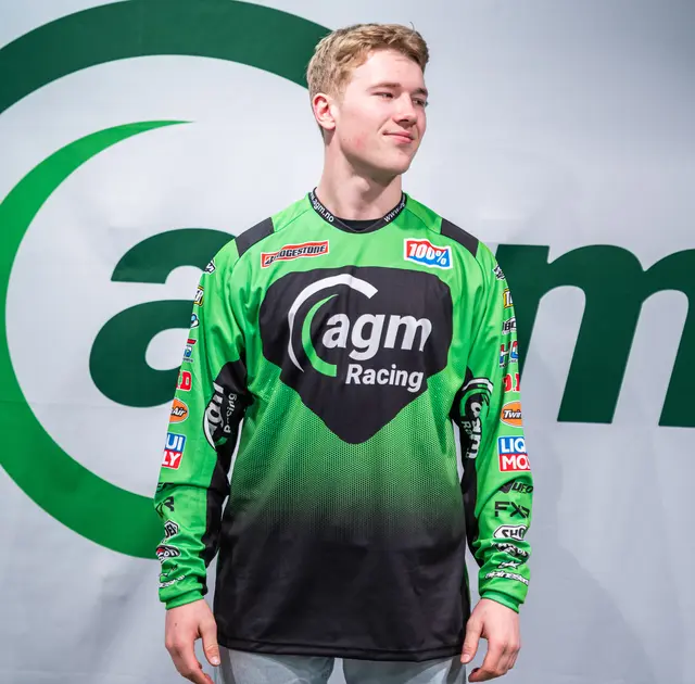 AGM Racing Crosstrøye 2025 XL Nytt design kommer. Bildet er fra 2024. 