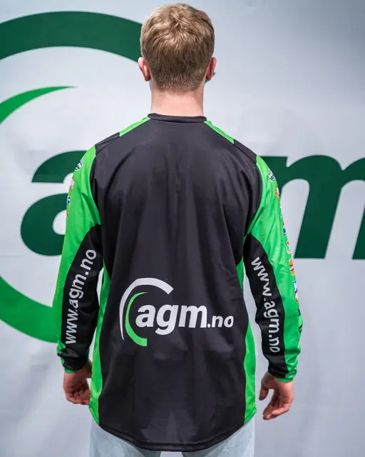 AGM Racing Crosstrøye 2025 XL Nytt design kommer. Bildet er fra 2024. 