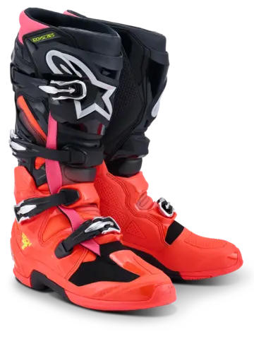 Alpinestars Tech 7 St&#248;vel Ny og forbedret i 2025 - Sort/R&#248;d/Rosa