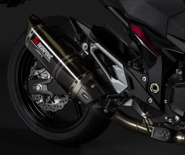 Akrapovic Carbon Eksos Z800 