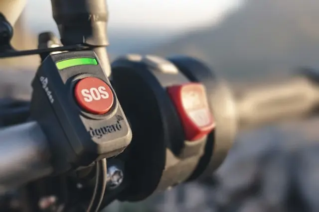 Dguard E-call & Sporingssystem Your Life. Your Bike 