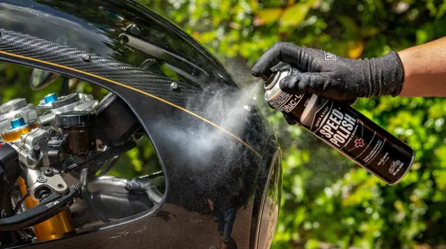 Muc-Off Speed Polish Polish med Carnaubavoks 