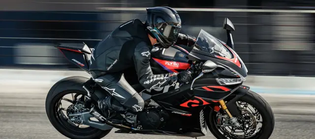 Alpinestars Supertech R10 Hjelm M Racinghjelm med karbonskall - Hvit/Sort 