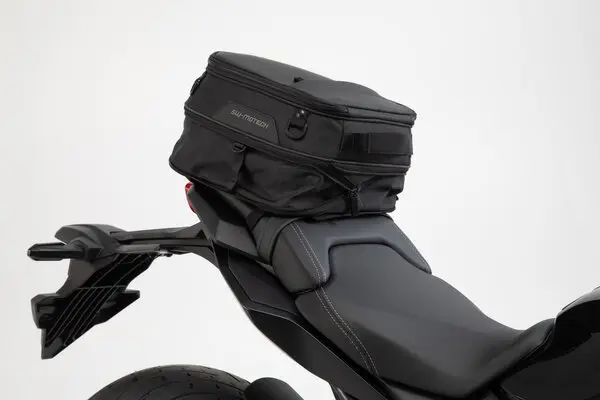 ION S tail bag 7-15 l. Svart. 600D Polyester / Soft-Vin 