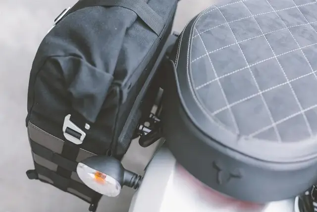 Sw-Motech Legend Gear Side Bag LC2 Venstre Side - 13.5L - Black Edition 