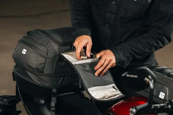 SW-Motech Legend Gear Tail Bag 18-25L. Sort 