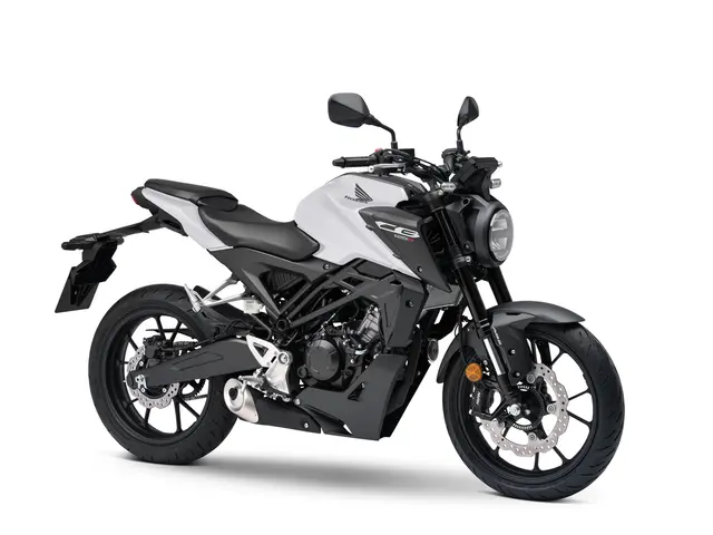 Honda CB125R 2025 PEARL COOL WHITE 