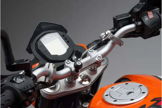 Sw-Motech 1" Ball M8 Til RAM arm 