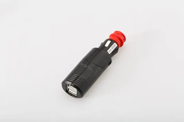 Sw-Motech Dobbel Usb Port For sigarettenneruttak og DIN 