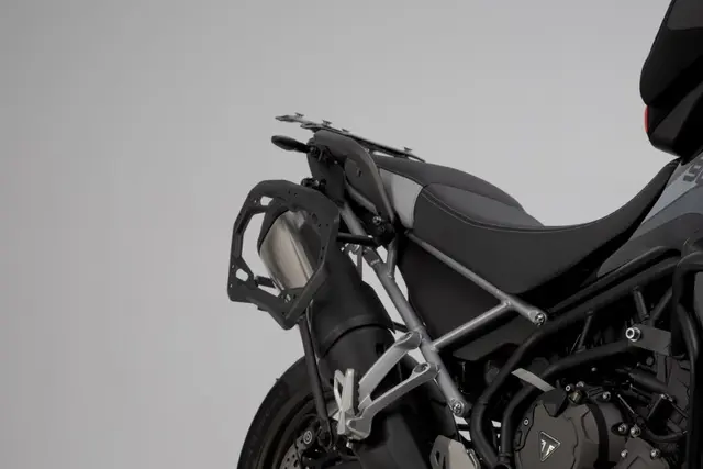 Sw-Motech Trax ADV Sideveskesystem Svart 45/37 Liter. Tiger 900 Gt/Rally Pro 