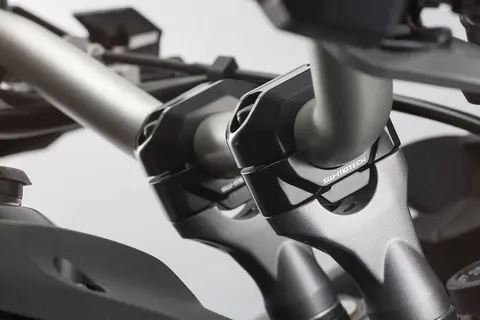 Sw-Motech Bar riser for &#216; 22 mm handleba H=30 mm. Black.