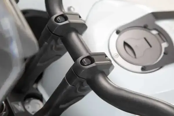 Bar riser for Ø 28 mm handlebar Svart 