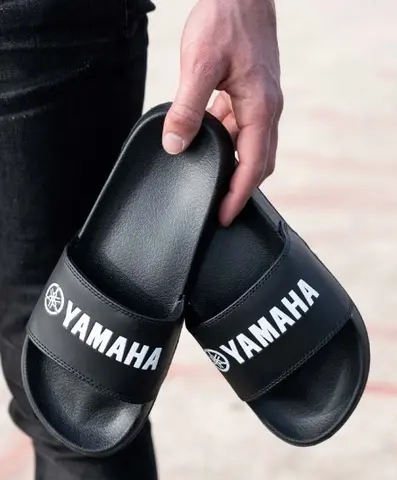 Yamaha Revs Beach Sliders Black