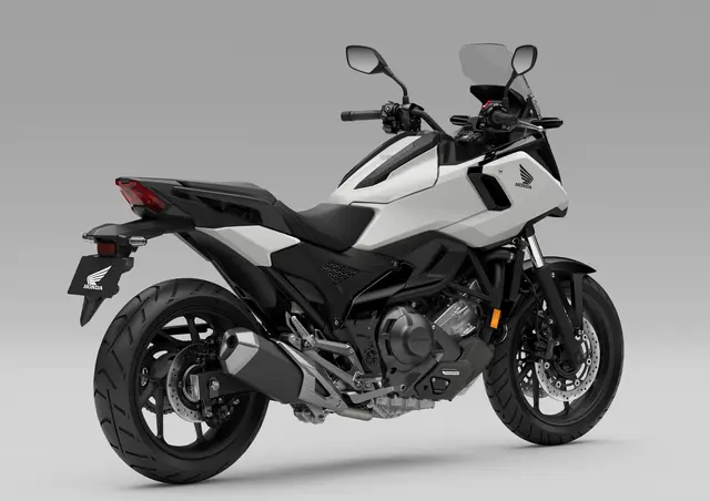 Honda NC750X DCT 2025 MAT PEARL GLARE WHITE 