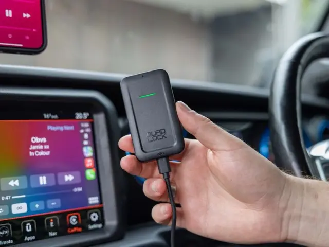QUAD LOCK Trådløs CarPlay Adapter Koble til Apple CarPlay trådløst! 