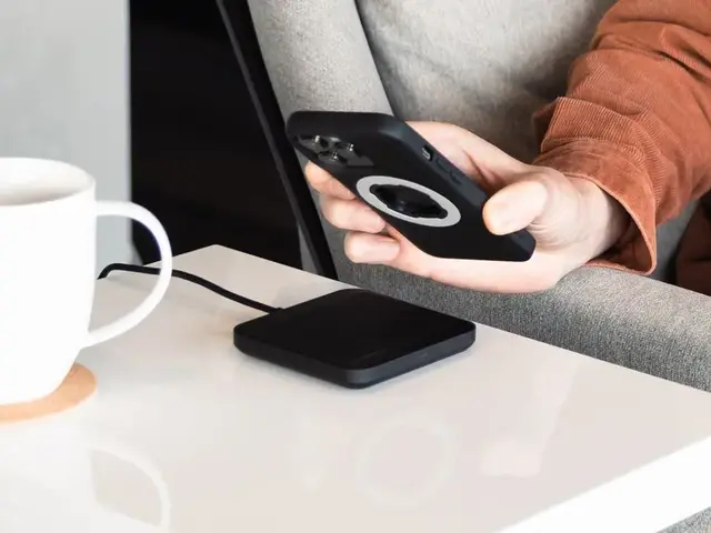 QUAD LOCK Trådløs Lader Støtter MAG og Magsafe 