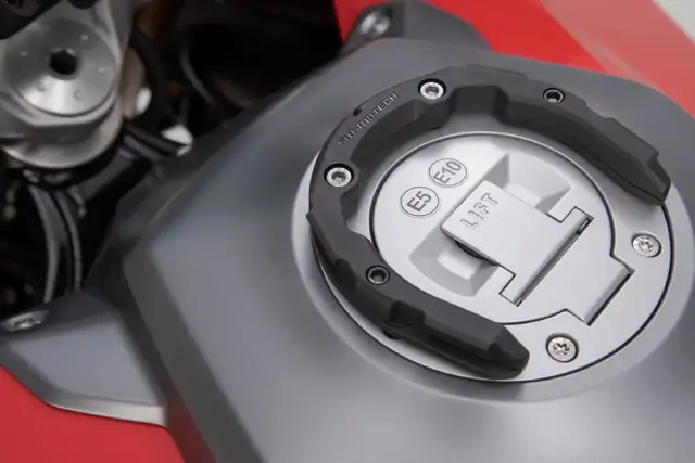 Sw-Motech Pro Tankring Honda models. For tank with 5 screws. 