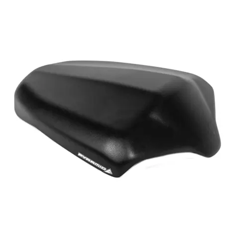 Pyramid Seat Cowl Setedeksel Matt sort