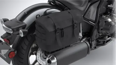 RIGHT SADDLE BAG WITH SUPPORT KIT