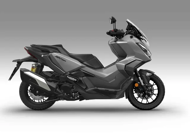 Honda ADV350 2026 IRIDIUM GRAY METALLIC 