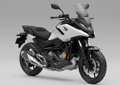 Honda NC750 X 2026 MAT PEARL GLARE WHITE/GRAPHITE BLACK
