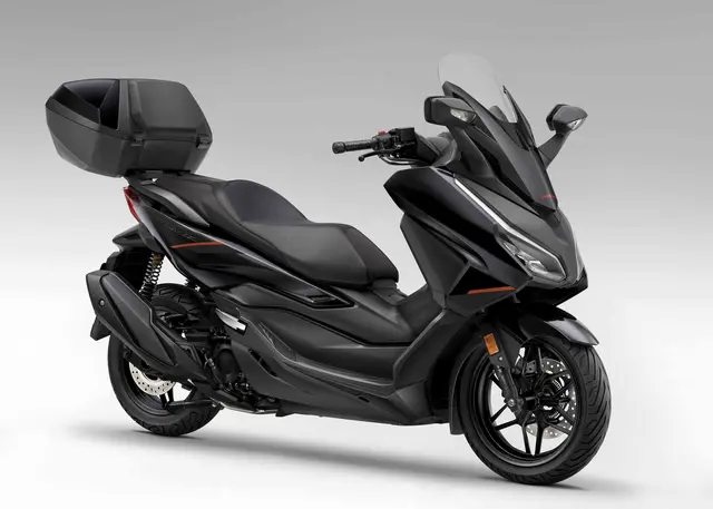 Honda Forza 350 2026 PEARL NIGHTSTAR BLACK 