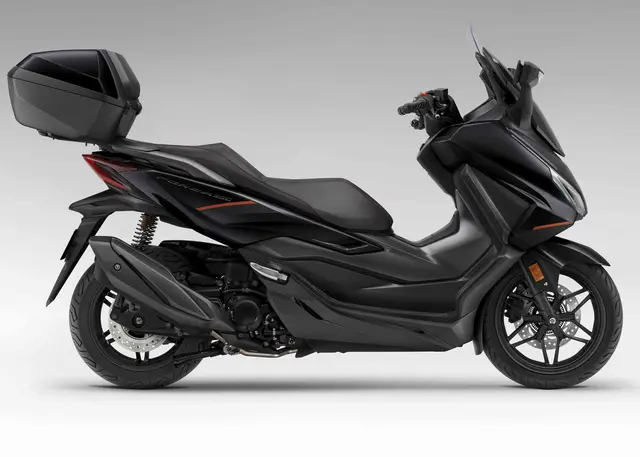Honda Forza 350 2026 PEARL NIGHTSTAR BLACK 