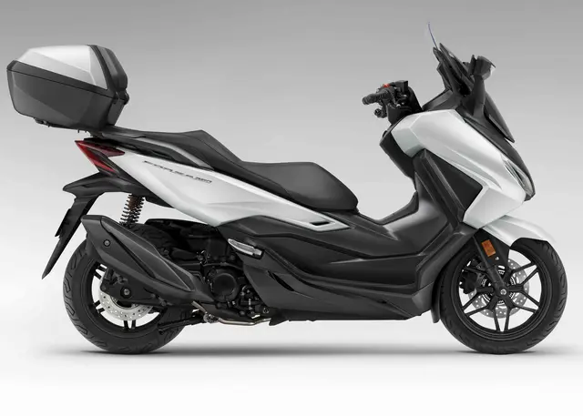 Honda Forza 350 2026 PEARL COOL WHITE 