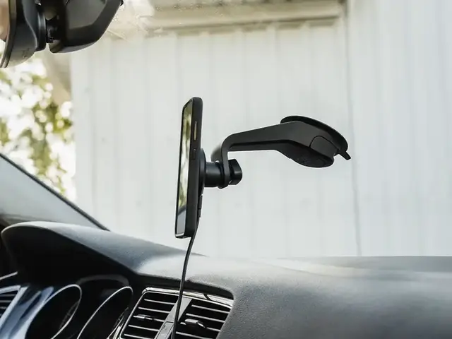 QUAD LOCK Mobilholder Sugekopp - Bil Festes på dashbord