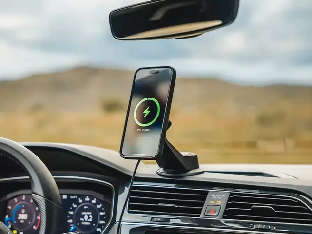 QUAD LOCK Mobilholder Sugekopp - Bil Festes på dashbord