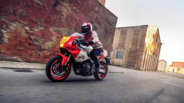 Yamaha XSR 900 GP 2024 LEGEND RED 