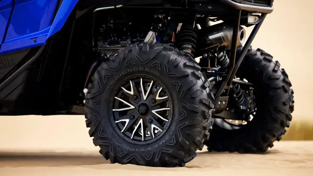 Yamaha YXZ 1000R 2024 Racing Blue Aldersgrense 16 år 