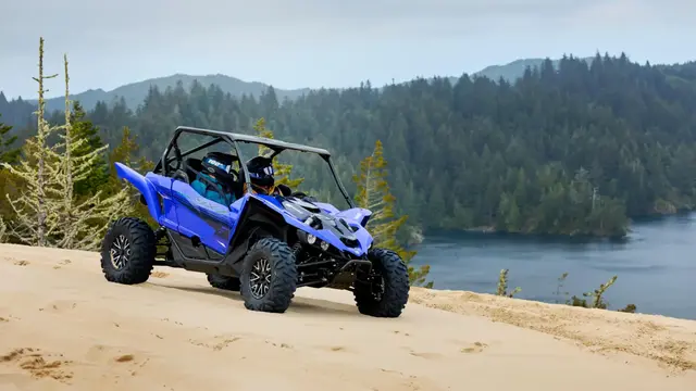 Yamaha YXZ 1000R 2024 Racing Blue Aldersgrense 16 år 