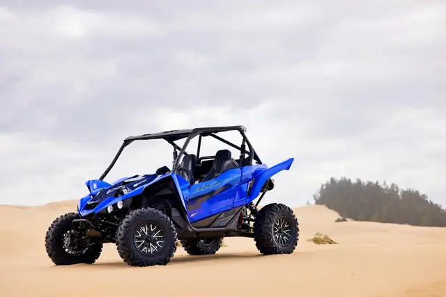 Yamaha YXZ 1000R SS 2024 Racing Blue Aldersgrense 16 år 